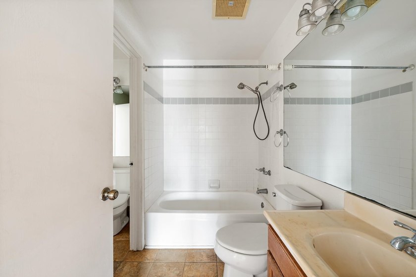 This inviting, gently loved unit offers Haleakala views from the - photo 12