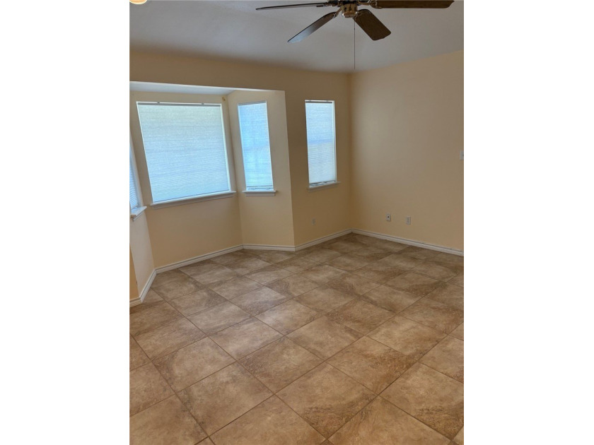 What a great place to call home in the quiet, sophisticated Oak - photo 18