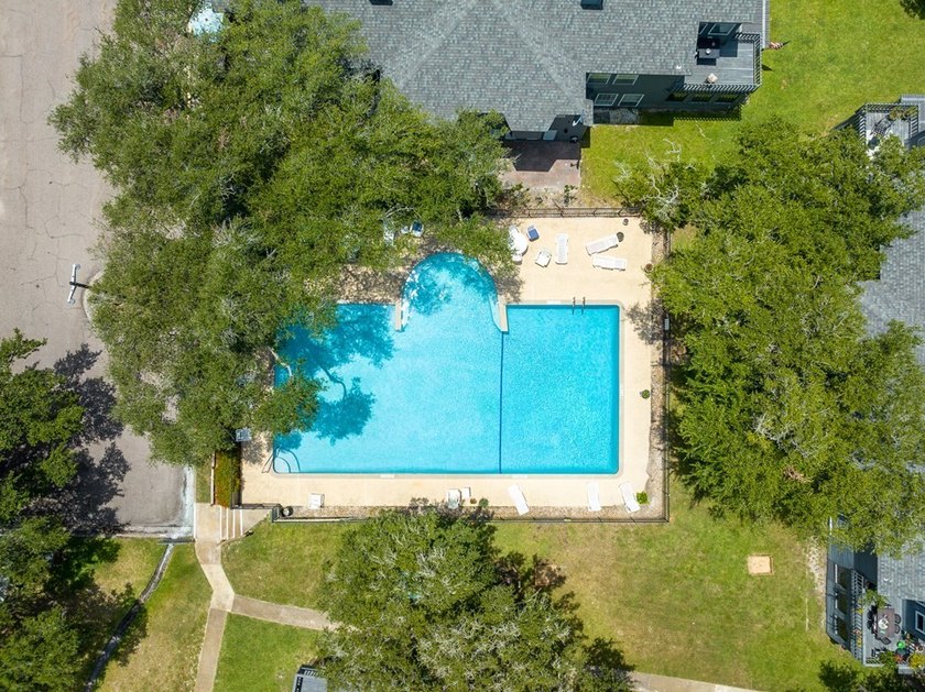 What a great place to call home in the quiet, sophisticated Oak - photo 27