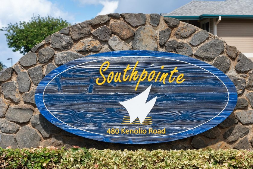 This inviting, gently loved unit offers Haleakala views from the - photo 27