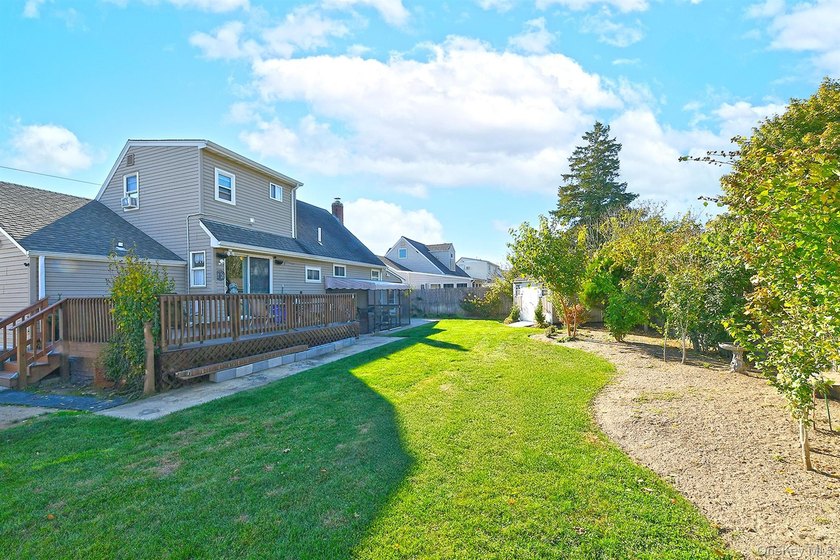 Welcome to 115 Old Farmingdale Road, West Babylon. Charming and - photo 28