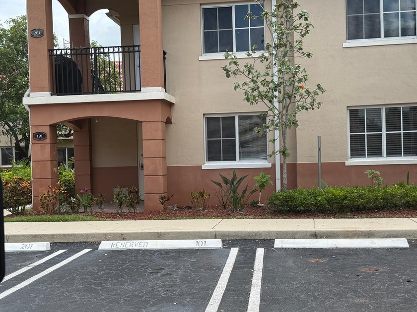 Welcome to this exceptional condominium located in the Cove at - photo 18