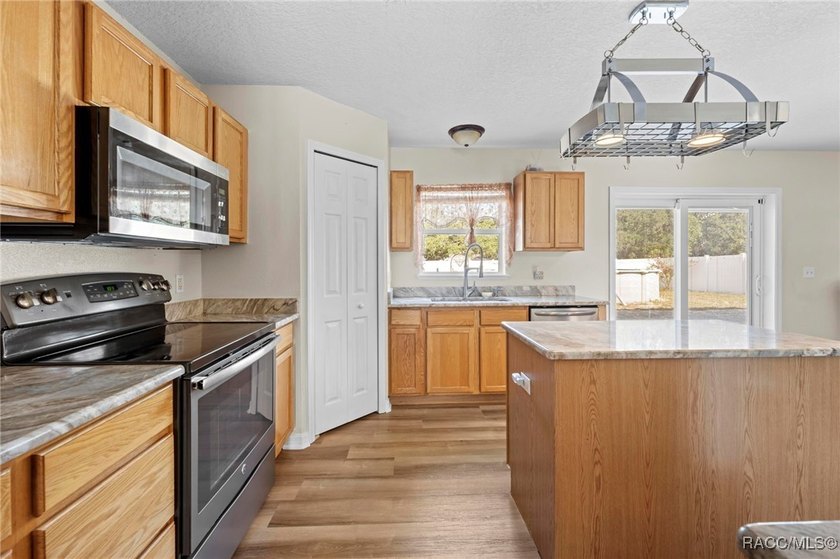 Property is a Repaired Sinkhole. Big family? No problem! - photo 22