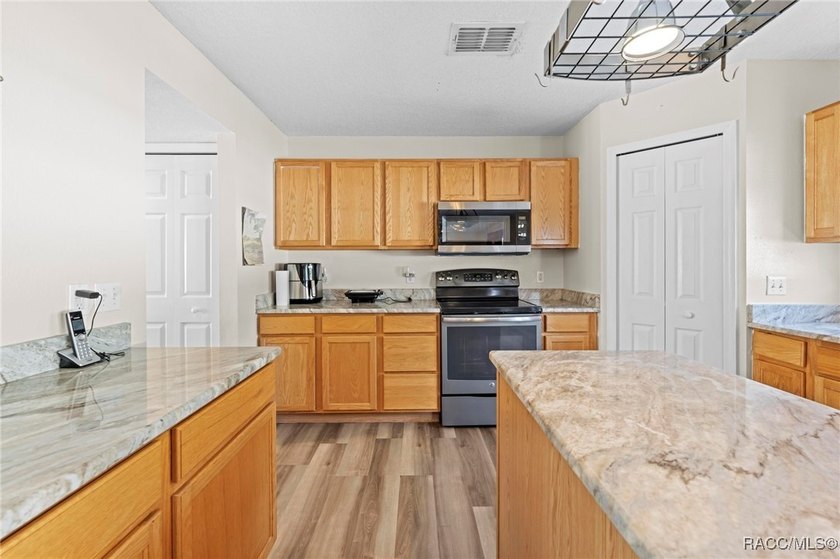 Property is a Repaired Sinkhole. Big family? No problem! - photo 23