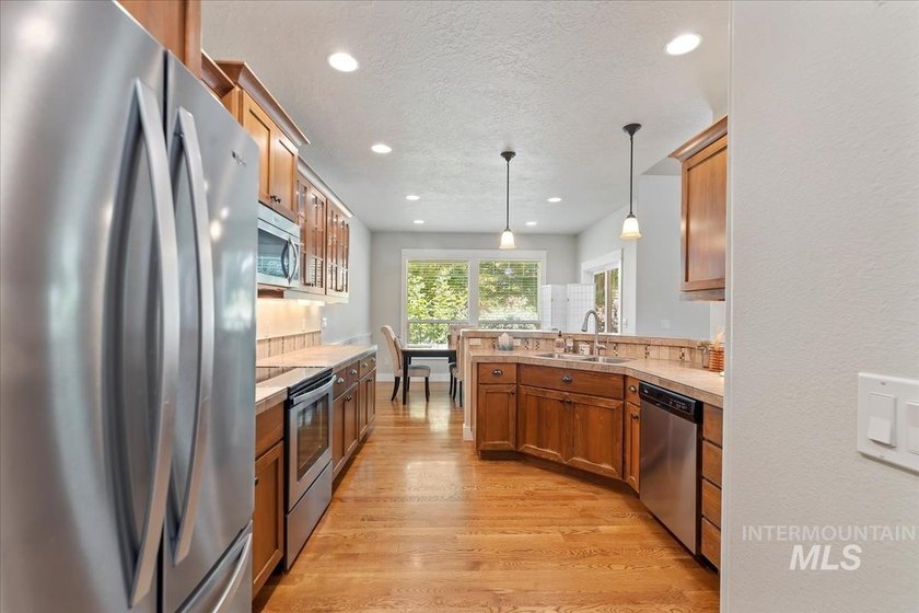 Welcome to Carriage Hill, where quality craftsmanship and - photo 6