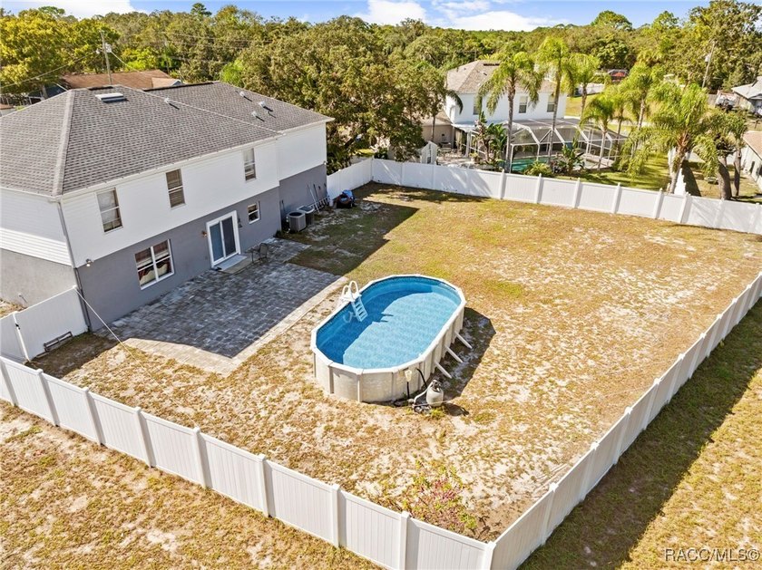 Property is a Repaired Sinkhole. Big family? No problem! - photo 41