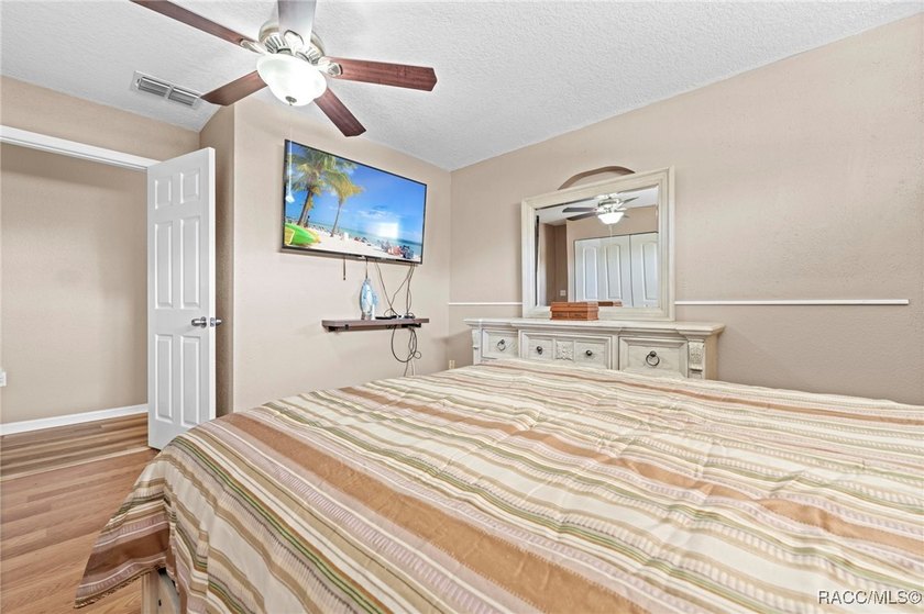 Property is a Repaired Sinkhole. Big family? No problem! - photo 44
