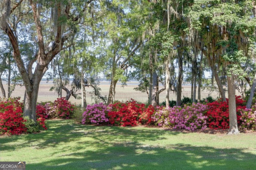 RARE OPPURTUNITY for highly desirable +/- 1/2 ACRE lot with - photo 3