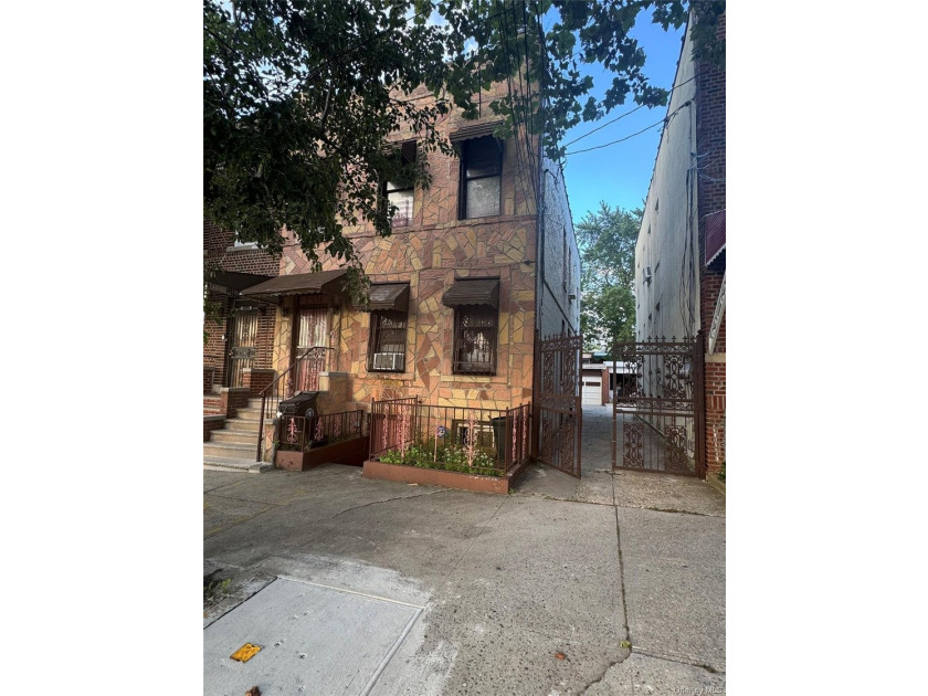 Opportunity knocks in the Allerton section of the Bronx! Welcome - photo 2