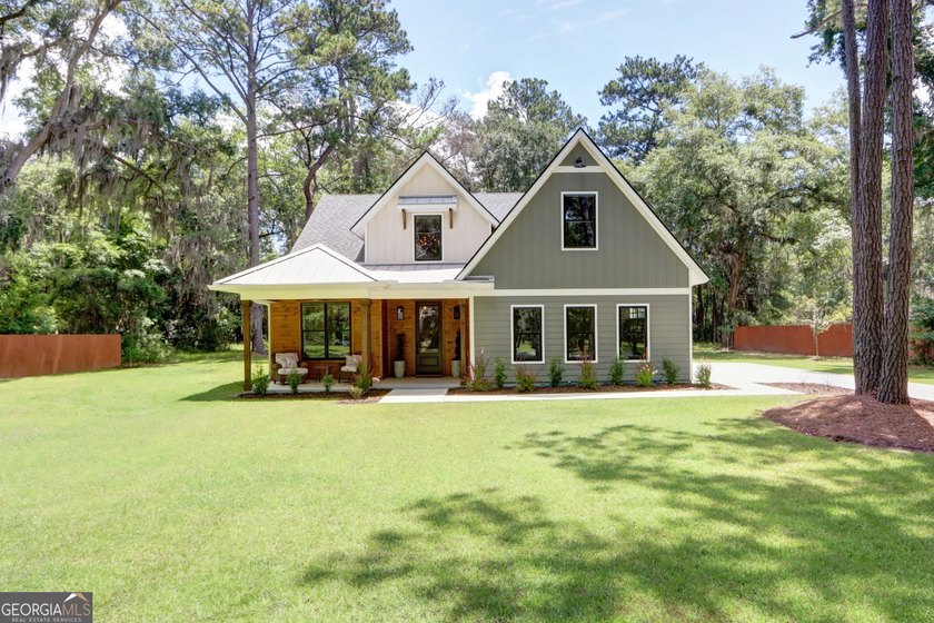Superlative NEW CONSTRUCTION (w/ dock access) in the heart of - photo 3