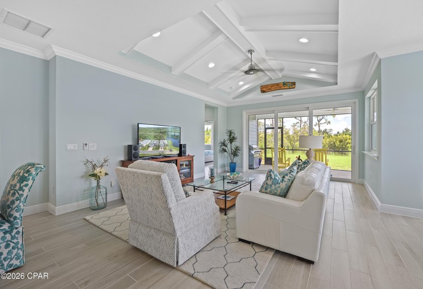 Welcome Home to Paradise! Prepare to fall in love with this - photo 6