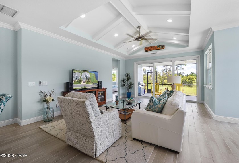Welcome Home to Paradise! Prepare to fall in love with this - photo 8
