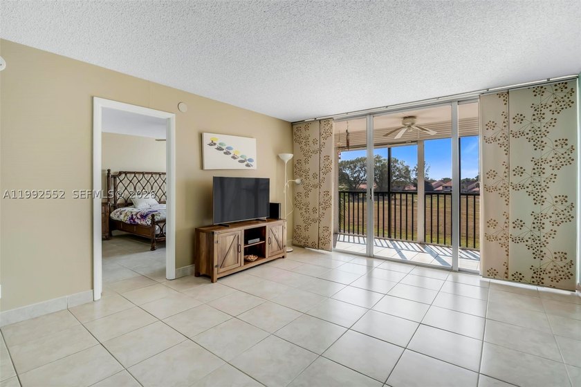 Fantastic opportunity for buyers and investors. 55+ community - photo 10