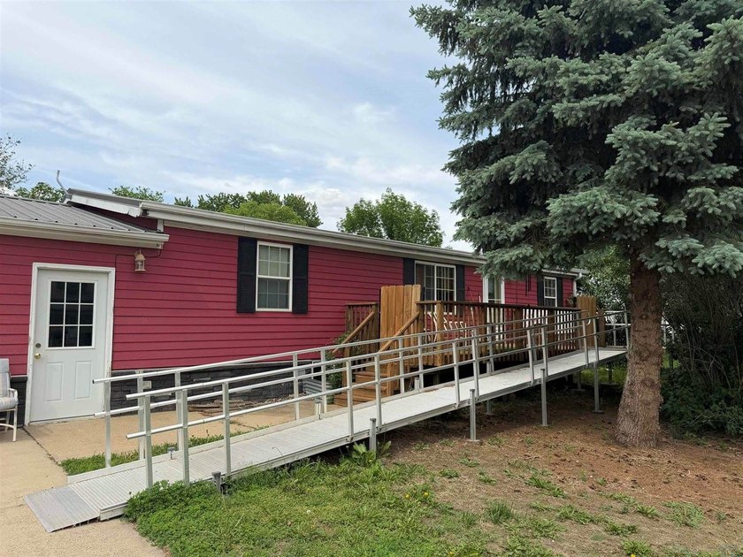 Let's take a look at 213 Plymouth St. in Westfield, IA! Situated - photo 6