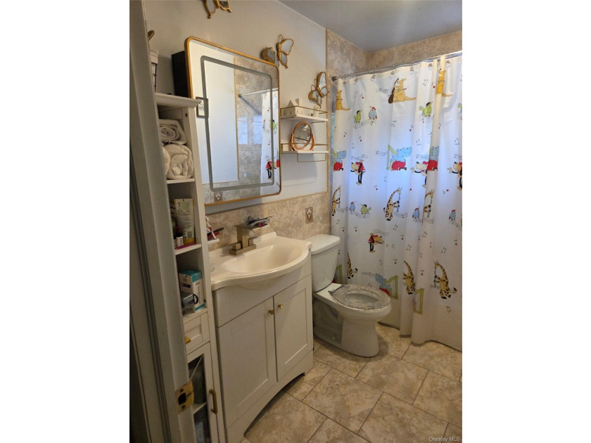 Clean high ranch in exclusive Far Rockaway area. Corner property - photo 6