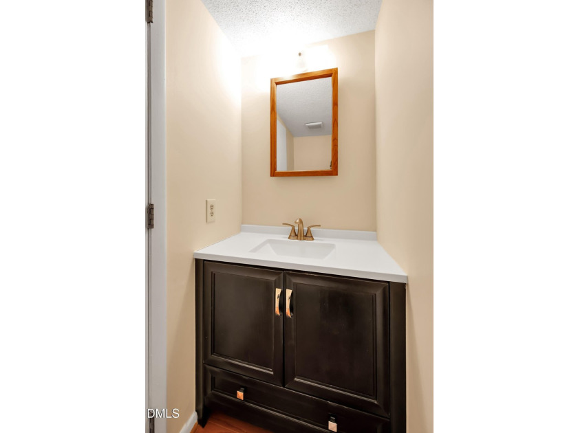 Authentic Mid-Century Modern gem on a private cul-de-sac in - photo 16