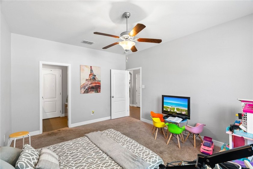 **STUNNING SOUTHSIDE HOME | 24 PAID-IN-FULL SOLAR PANELS | - photo 21