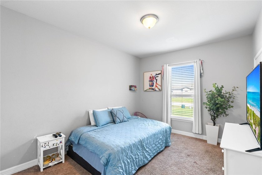 **STUNNING SOUTHSIDE HOME | 24 PAID-IN-FULL SOLAR PANELS | - photo 26