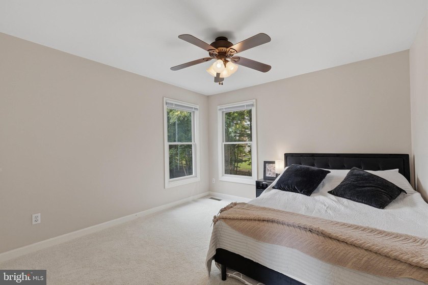 Tucked within the beloved Potomac Lakes enclave of Cascades - photo 37