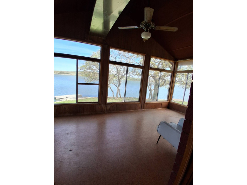Have you ever wanted a lake house on a point? A front row seat - photo 5