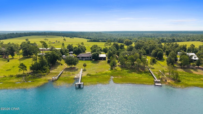 Wake up to breathtaking lake views and spend your evenings - photo 4