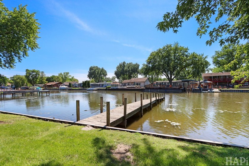 Welcome to your charming waterfront retreat on Nippersink Creek! - photo 14