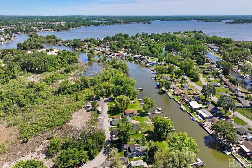 Welcome to your charming waterfront retreat on Nippersink Creek! - photo 28