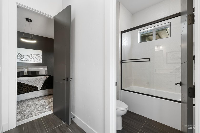 Meticulously maintained &amp; in nearly new condition, this - photo 35