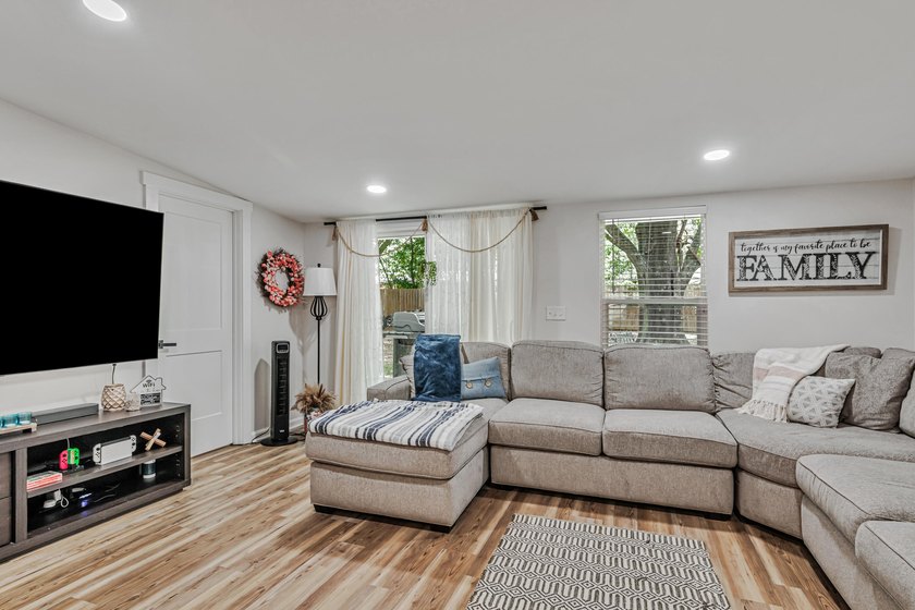 Completely Remodeled &amp; Ready for Your Family in Valparaiso! - photo 10