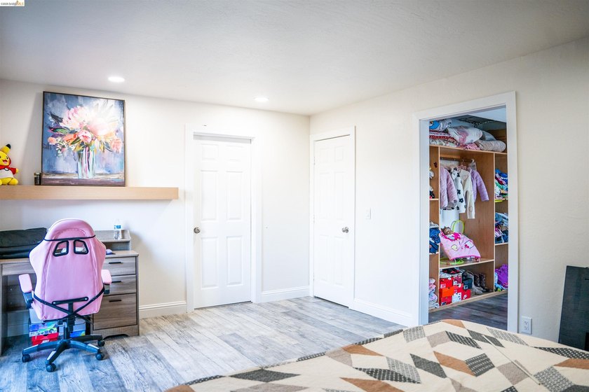 Beautifully updated 3-bedroom, 2-bathroom home offering 1,558 sq - photo 15