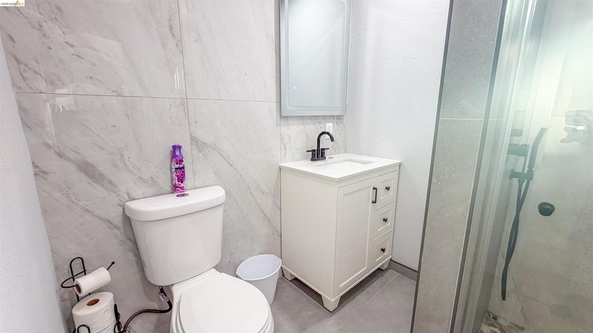 Beautifully updated 3-bedroom, 2-bathroom home offering 1,558 sq - photo 19