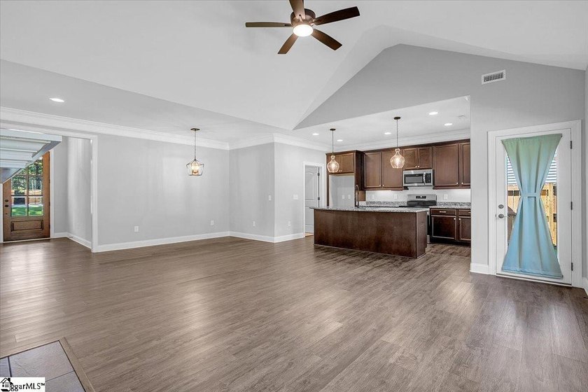 Welcome to this better-than-new craftsman-style ranch, just one - photo 13