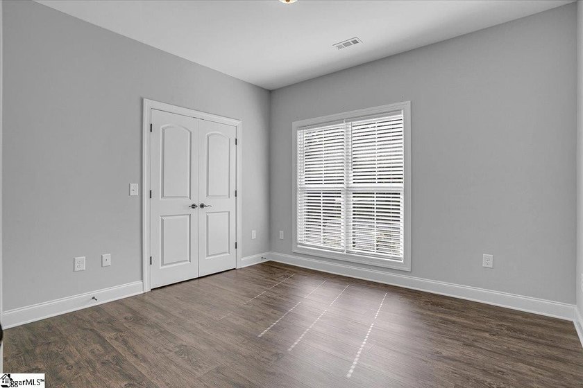 Welcome to this better-than-new craftsman-style ranch, just one - photo 22