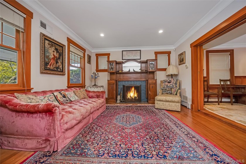 You will fall in love with this stunning colonial home in the - photo 5