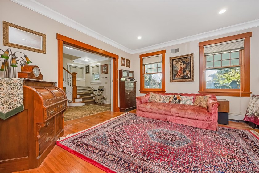 You will fall in love with this stunning colonial home in the - photo 8