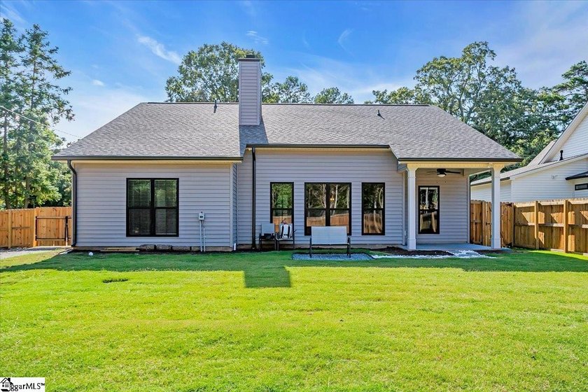 Welcome to this better-than-new craftsman-style ranch, just one - photo 29