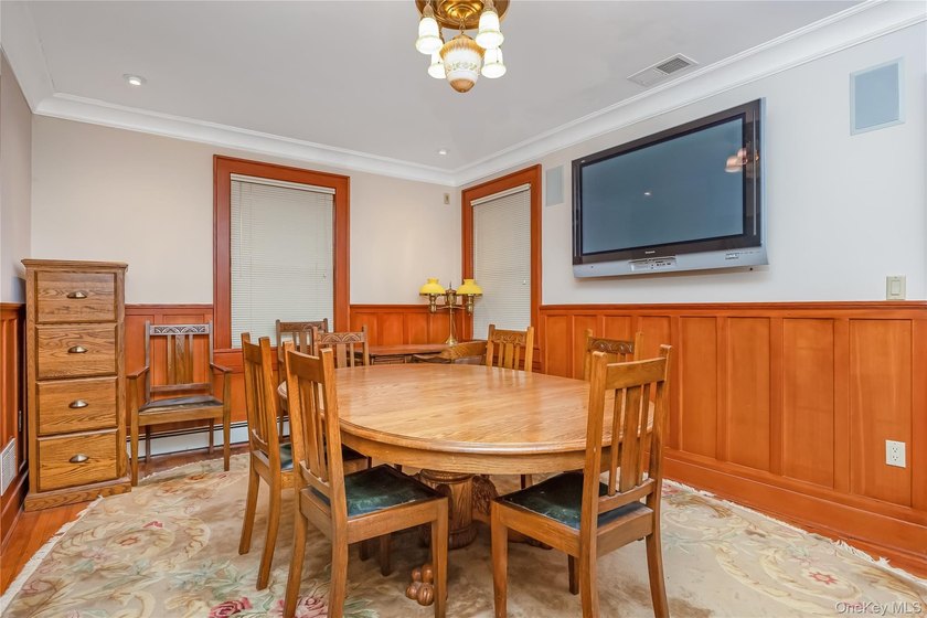 You will fall in love with this stunning colonial home in the - photo 9