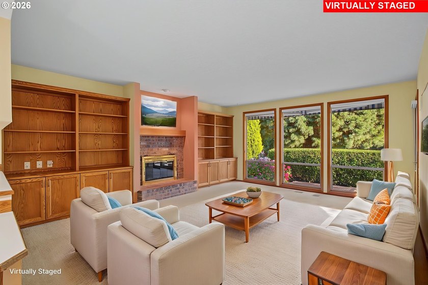 This property is situated on a premier golf course location - photo 17