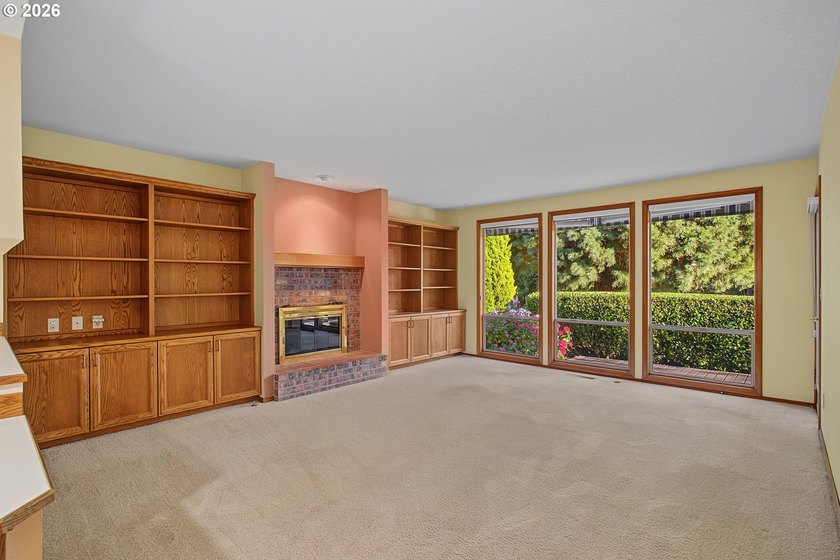 This property is situated on a premier golf course location - photo 18