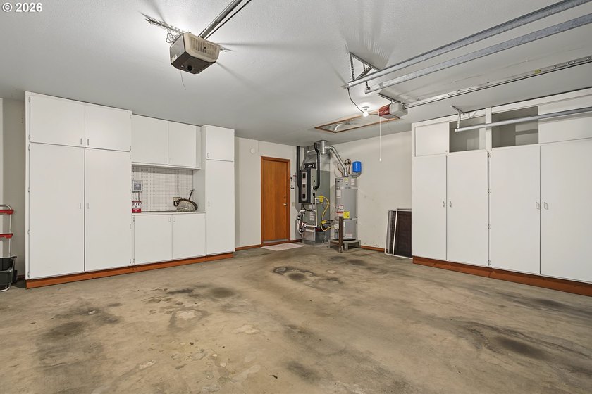 This property is situated on a premier golf course location - photo 34