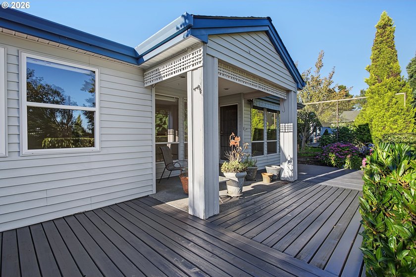 This property is situated on a premier golf course location - photo 36
