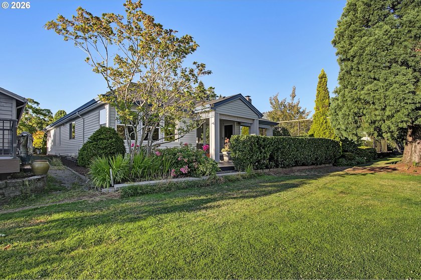 This property is situated on a premier golf course location - photo 41