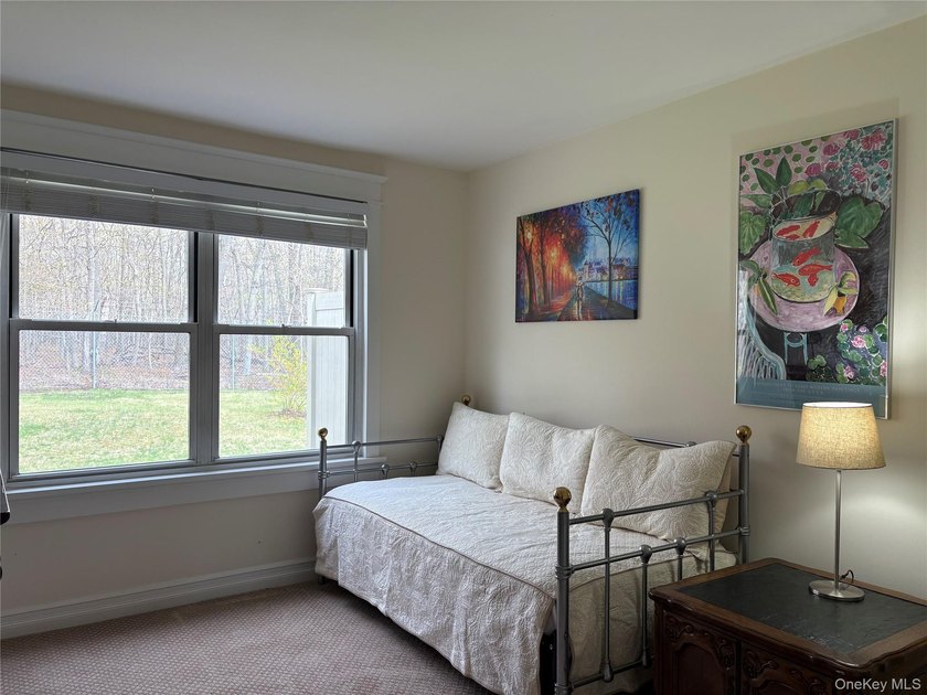 Location! Location! Welcome home to this bright, sparkling clean - photo 8