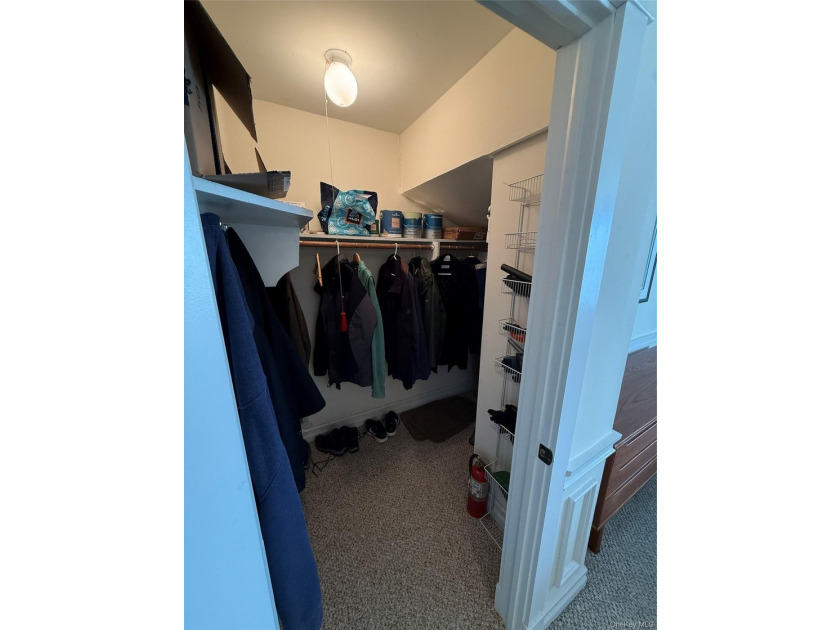 Location! Location! Welcome home to this bright, sparkling clean - photo 10