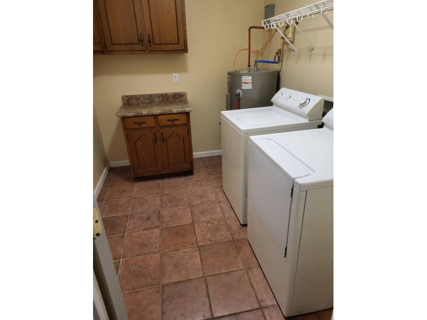 Duplex one Block from three New Restaurants.. Minutes from - photo 8