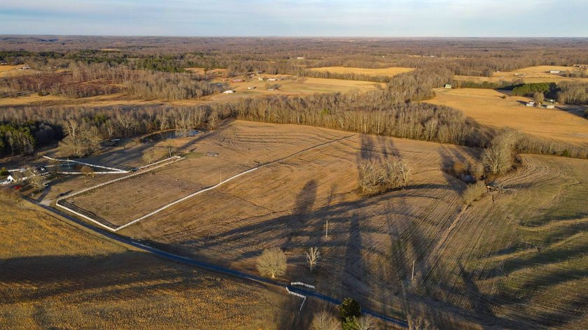 This stunning property features more than 1,300 feet of frontage - photo 15