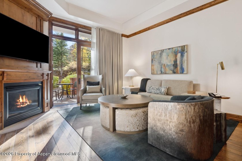 2024 renovations completed (including new decor, furniture - photo 6