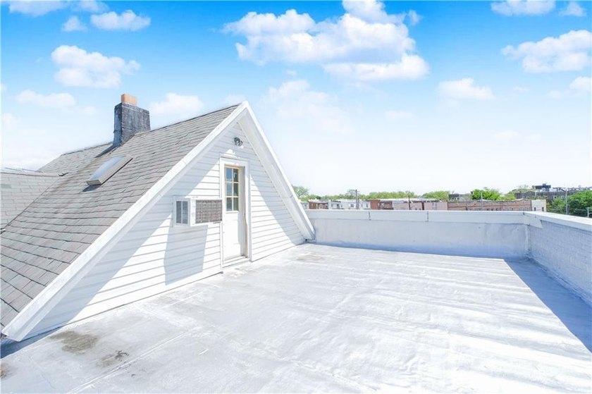 Double lots, Unique Property, about 10,275 sq ft for these 2 - photo 10