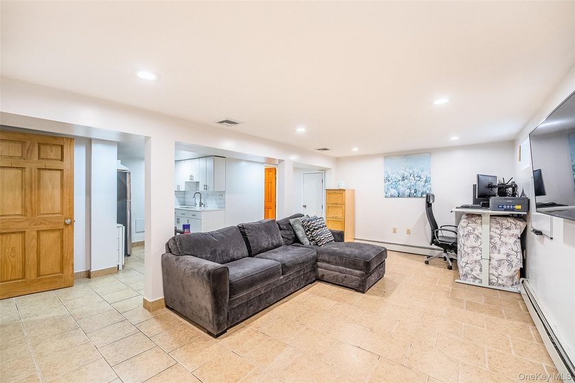 Introducing This Stunning Brick &amp; Stucco Colonial in Bayside - - photo 22