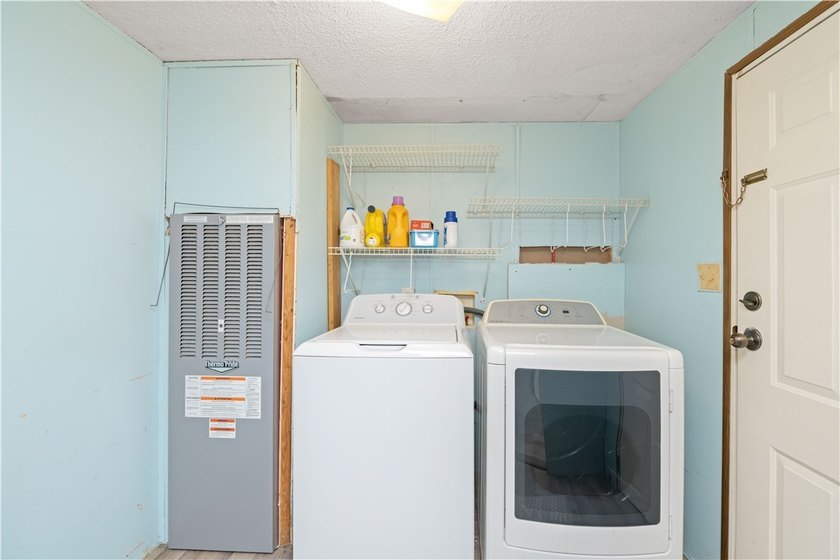 Charming 2 bedroom and 2 full-bath mobile home in the Brockport - photo 12